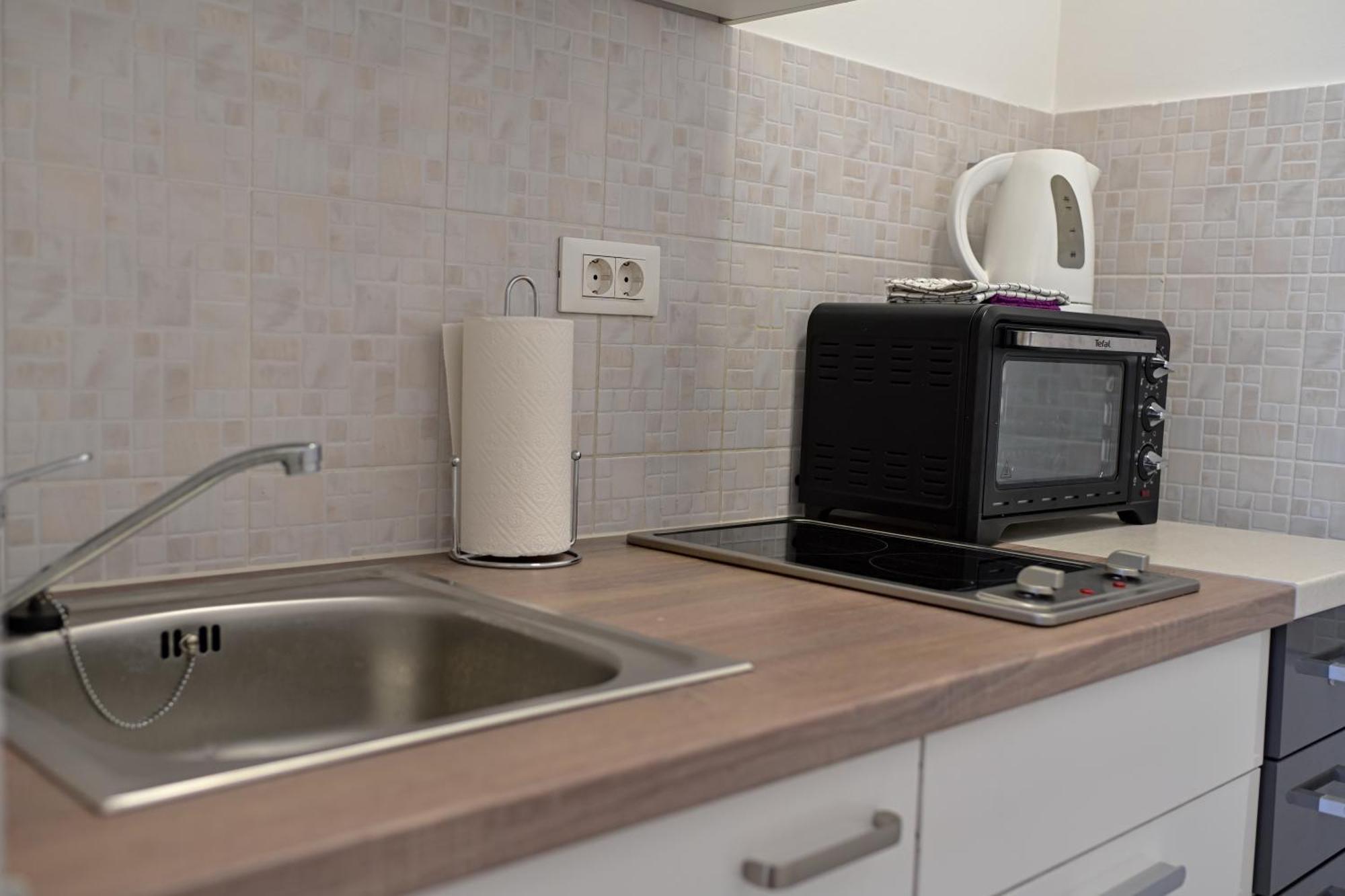 Apartment Apartman Ajduk With Parking And Terrace