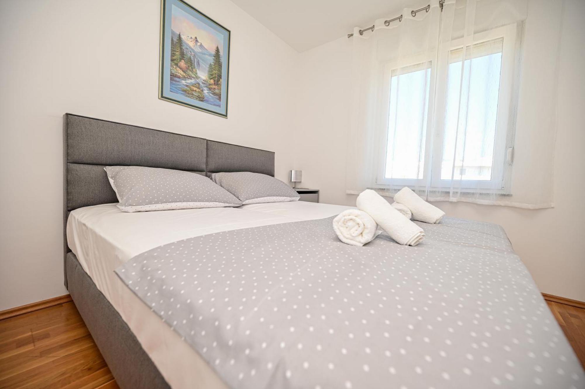 Apartman Ajduk With Parking And Terrace * Zadar