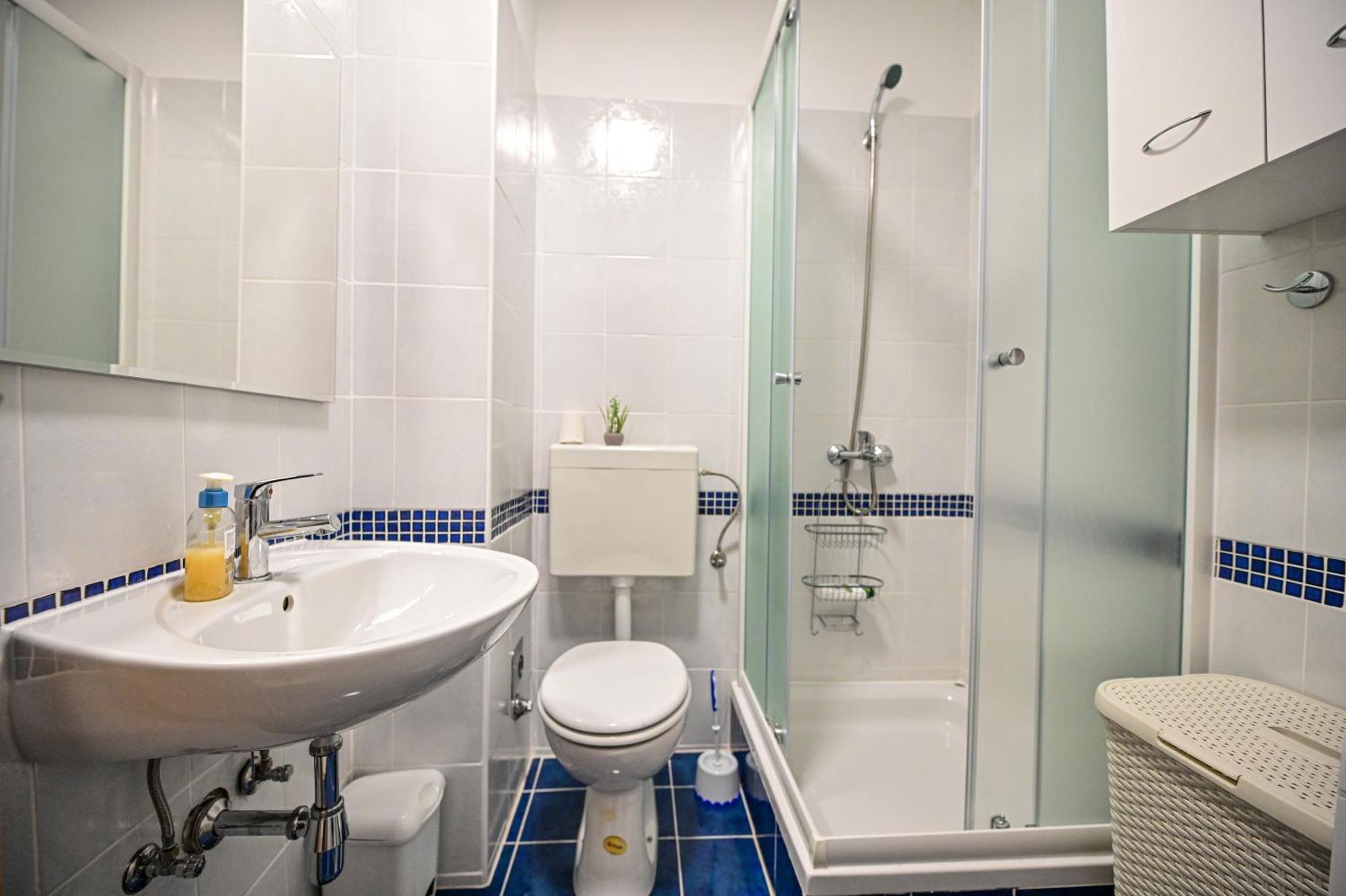 Apartman Ajduk With Parking And Terrace *
