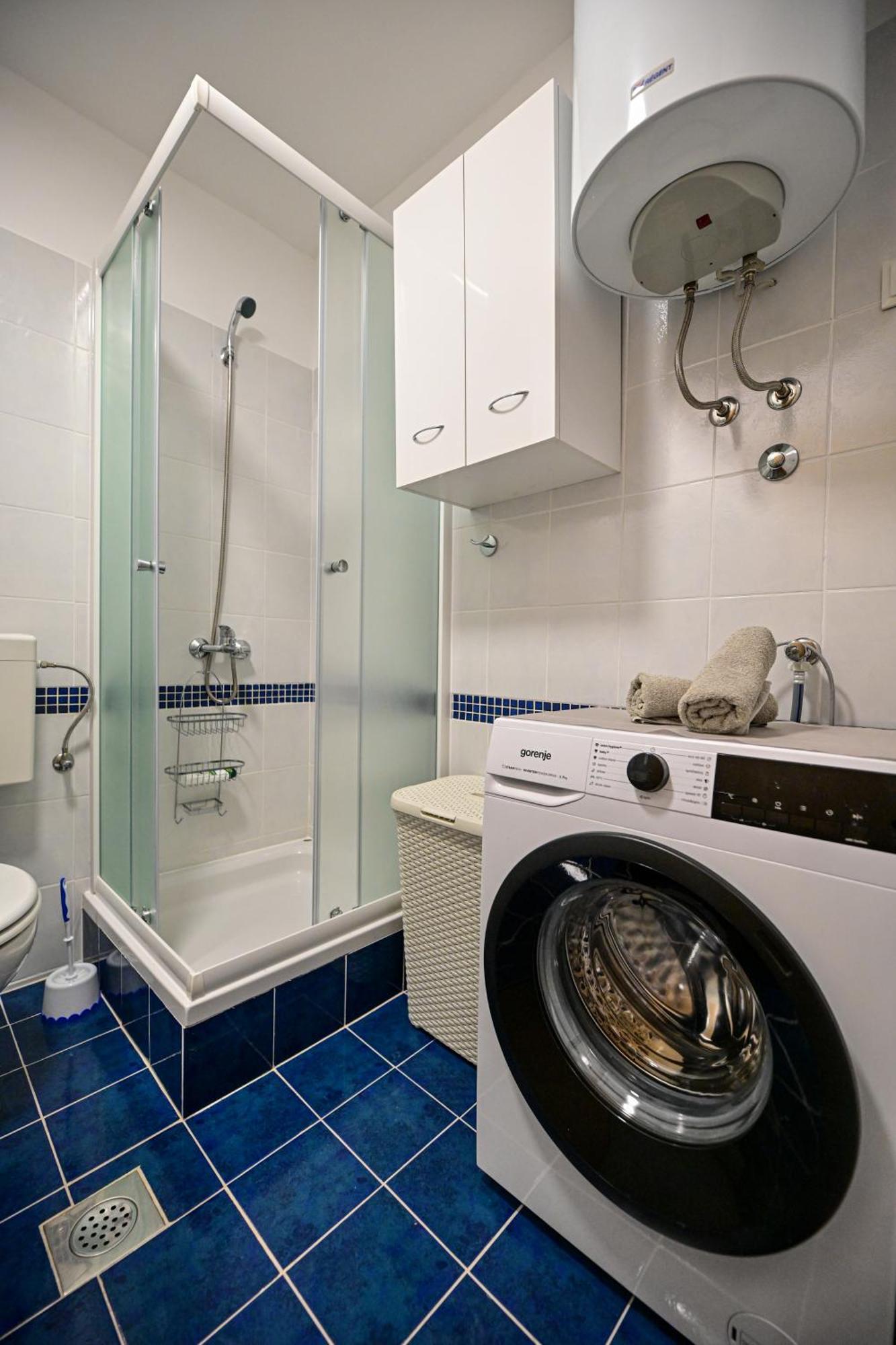 Apartman Ajduk With Parking And Terrace
