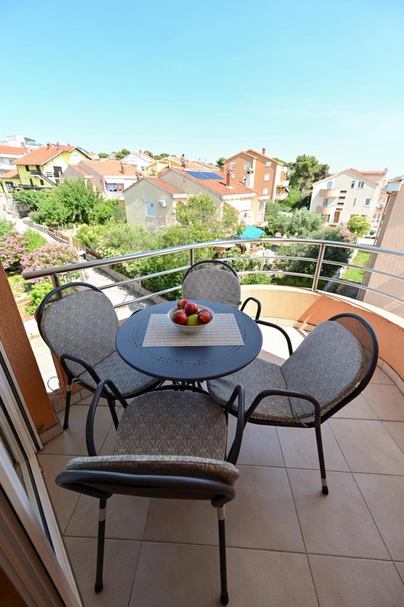 Apartman Ajduk With Parking And Terrace *